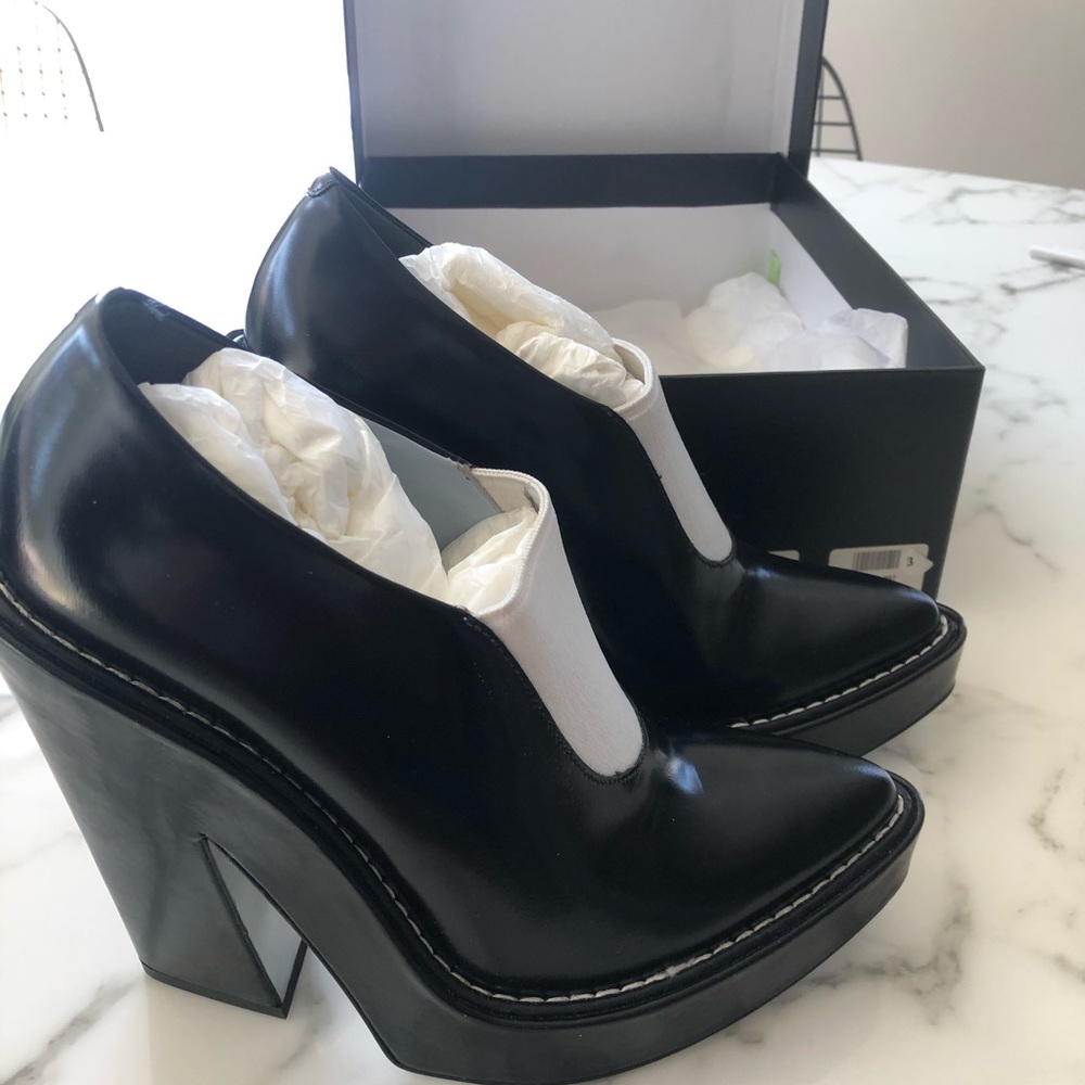 Alexander Wang : Marine glossed leather pumps